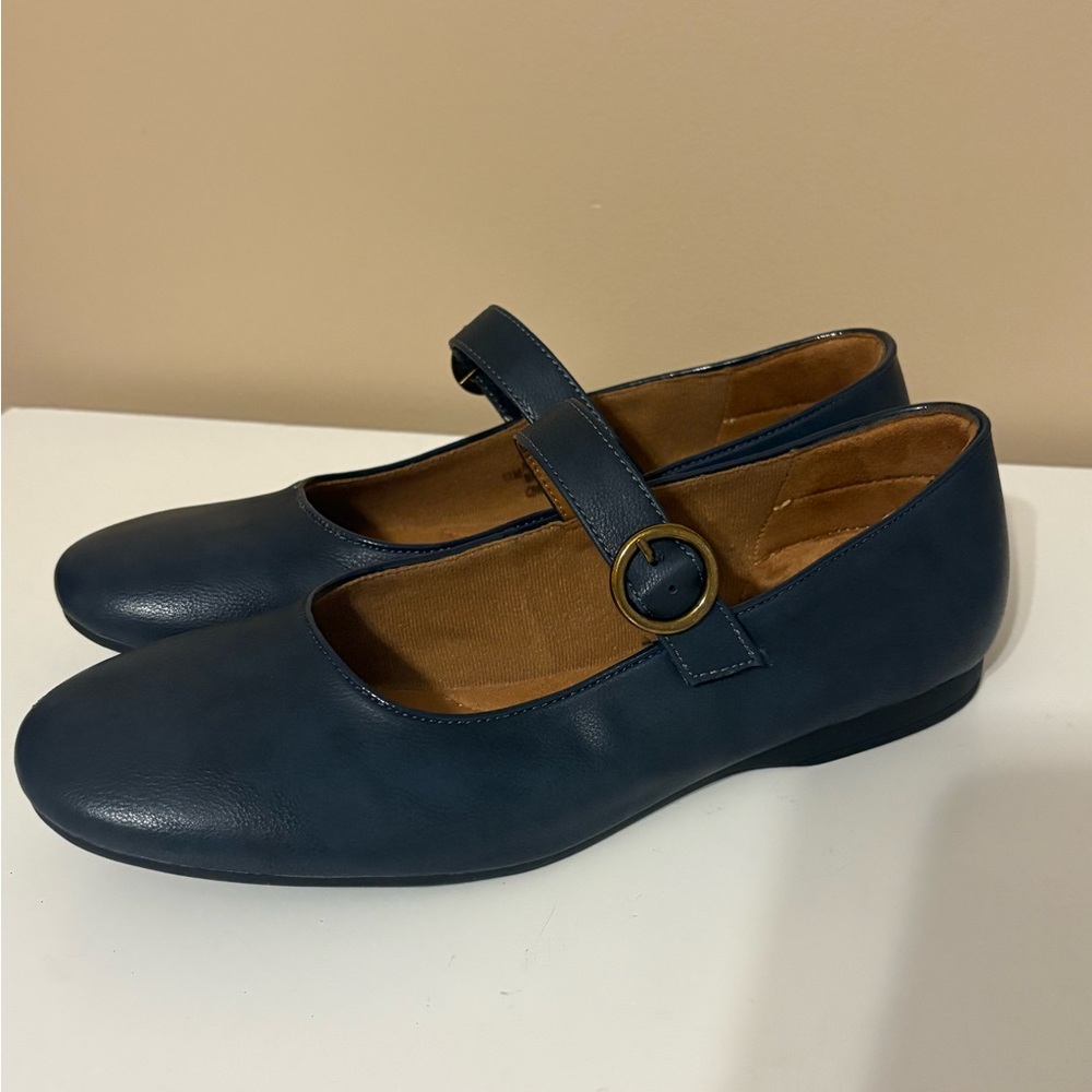 Sofft Dark Blue Leather Mary Jane Flats, euro soft, size 11
